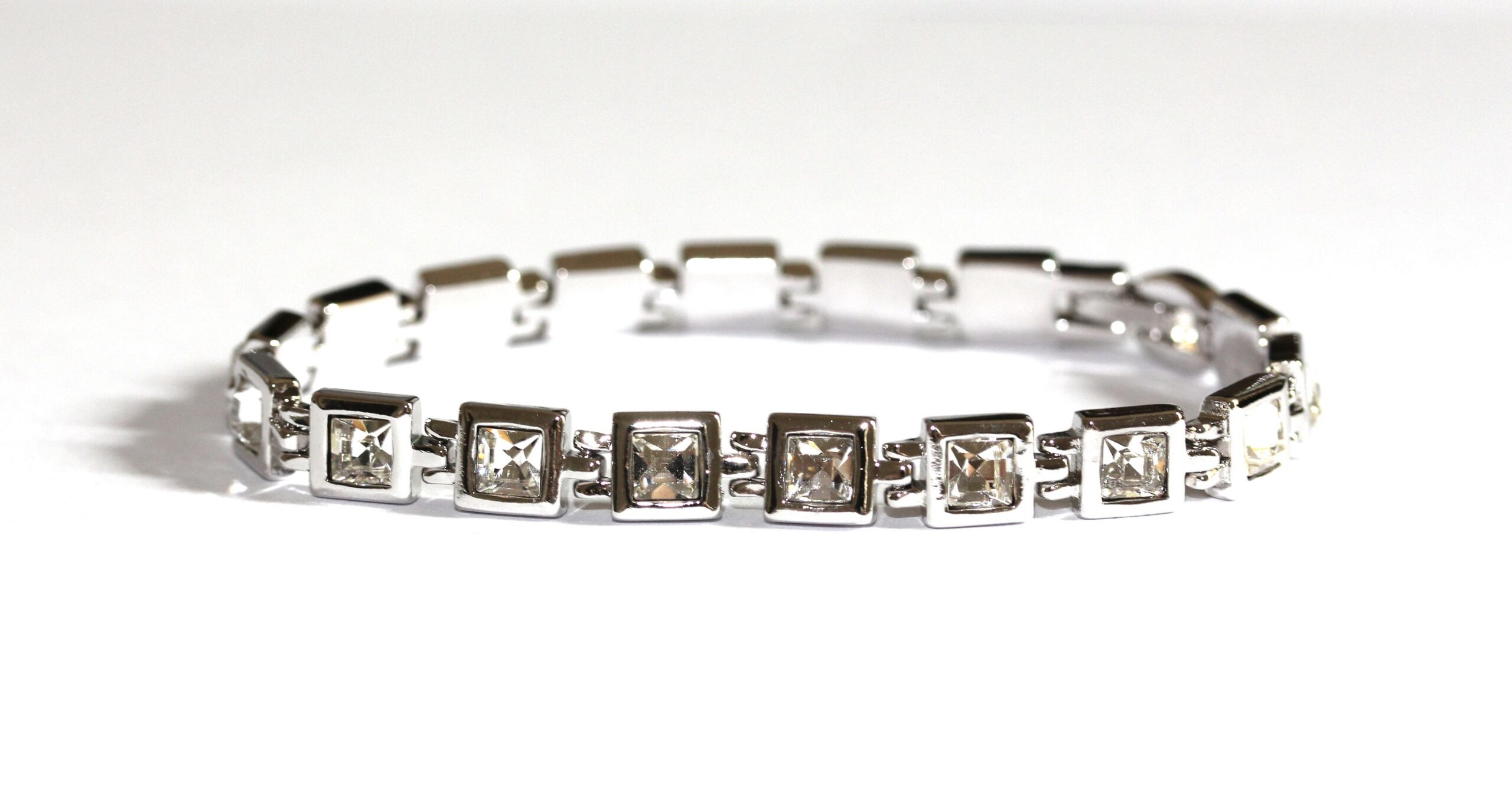 NWOT Swarovski Crystal Elements Bracelet | Swarovski crystals, Bracelet  shops, Swarovski